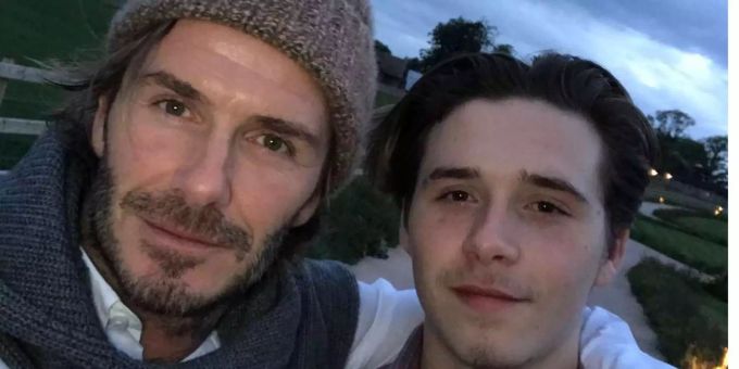 Sohn Brooklyn überrascht seinen Vater David Beckham zum Geburtstag. Sohn Brooklyn überrascht seinen Vater David Beckham zum Geburtstag.