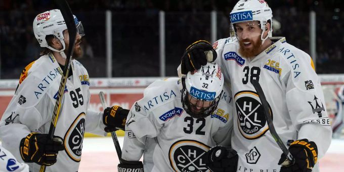 Der HC Lugano feiert ein Tor. Champions Hockey League