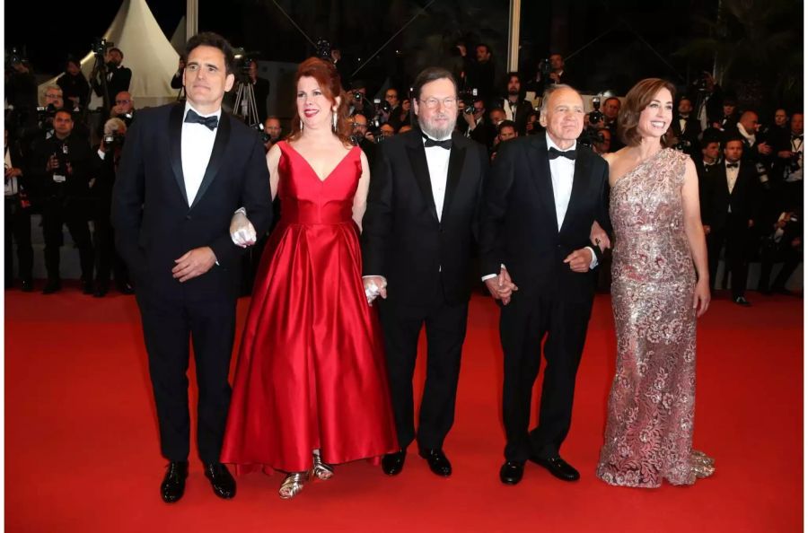 Matt Dillon, Siobhan Fallon Hogan, Lars von Trier, Bruno Ganz und Sofie Grabol (von links nach rechts) bei der Premiere in Cannes.