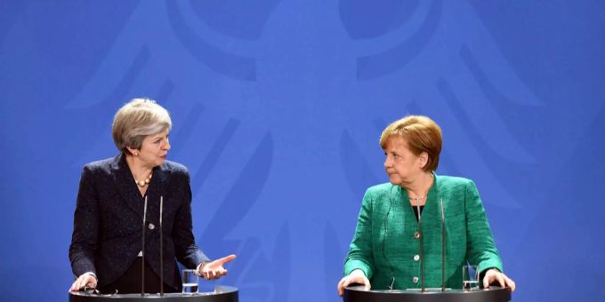 Theresa May schlägt ein Sicherheitsabkommen vor. Theresa May schlägt ein Sicherheitsabkommen vor.