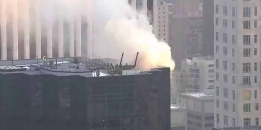 Der Brand auf dem Dach des Trump Towers in New York.