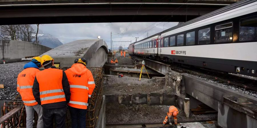 Ein SBB-Projektleiter schanzte sich 604 Aufträge zu.