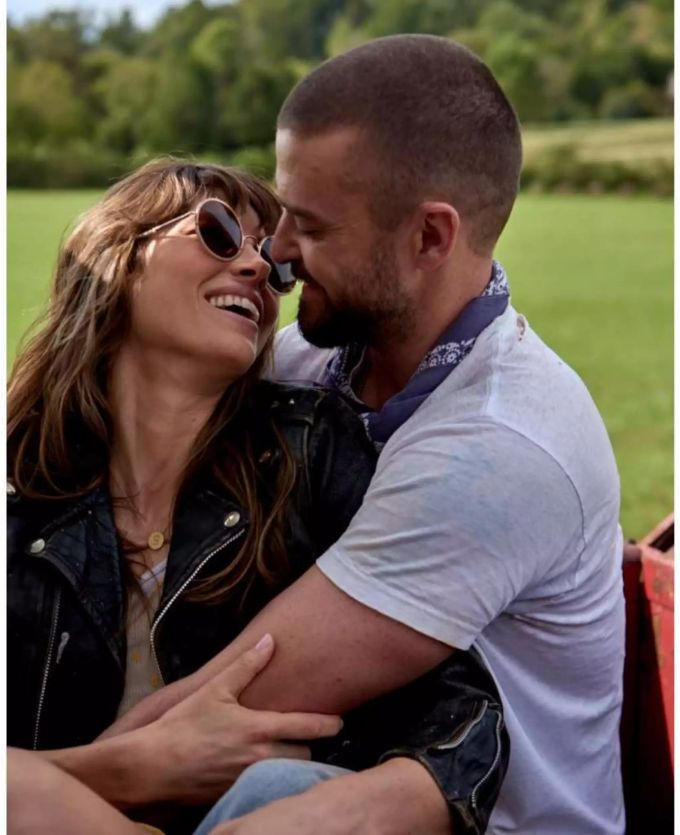 So schön kann Liebe sein: Jessica Biel macht Ehemann Justin Timberlake eine Liebeserklärung im Netz: «Ich liebe dich, du heisser Papi!» Wrarr ... äh jööö! jessica biel