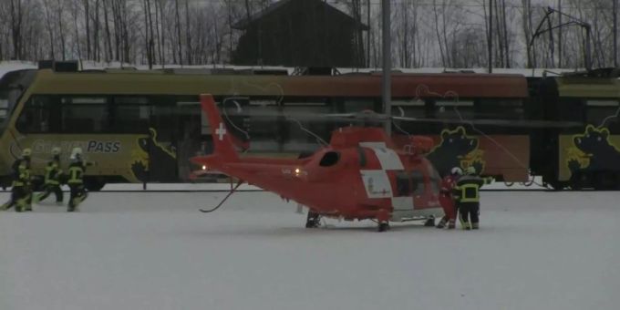 Die rega steht im Einsatz. Die rega steht im Einsatz.