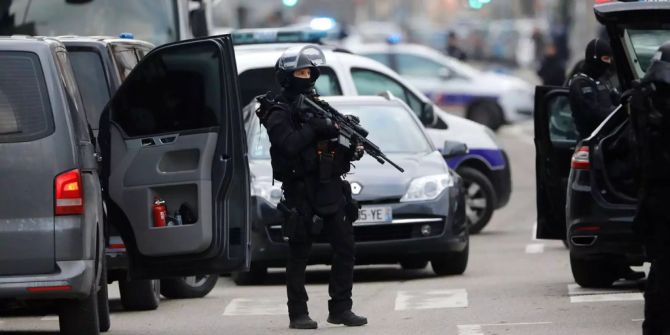 Ein Polizist nach dem Strassburg Attentat.