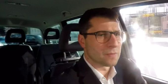 Reto Suters biologischer Vater ist ein anonymer Samenspender. Reto Suters biologischer Vater ist ein anonymer Samenspender.