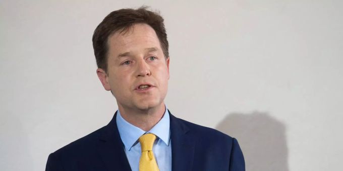 Der britische Politiker Nick Clegg spricht bei einer Pressekonferenz. Der britische Politiker Nick Clegg spricht bei einer Pressekonferenz.