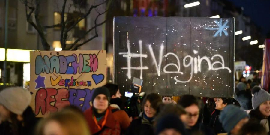 Eine Demonstration zum Weltfrauentag in Berlin.