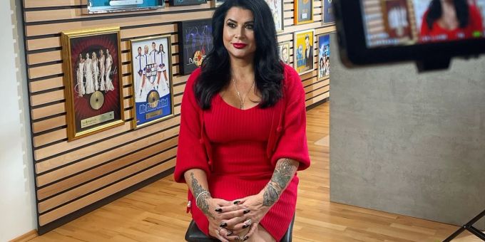 Jetzt plötzlich - Katzen-Mami Iris will ihr Liebesleben privat halten