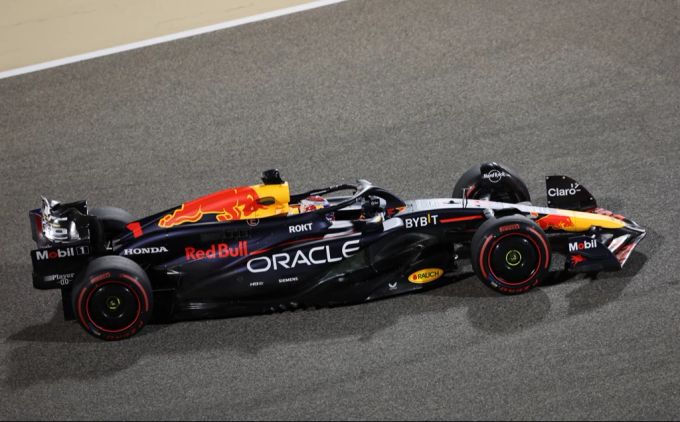 Red-Bull-Champion Max Verstappen kommt in den ersten Trainings des Jahres noch nicht wie erhofft auf Touren. Red Bull