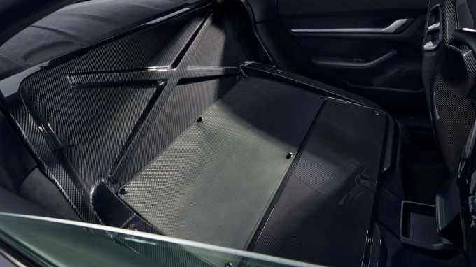 Wer schnell sein will, muss sparen: Der Porsche Taycan Turbo GT mit Weissach-Paket ist nur noch ein Zweiplätzer Porsche Taycan Turbo GT