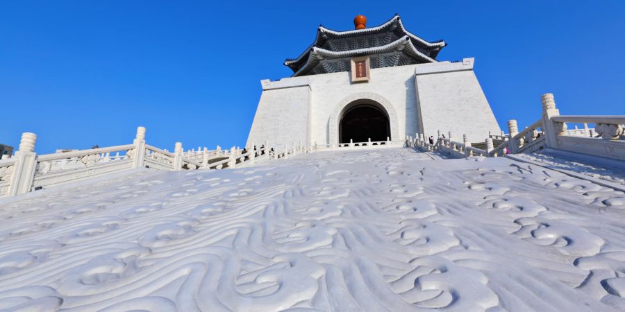 Ein Bild der nationalen Chiang-Kai-shek-Gedächtnishalle in Taipei, Taiwan.