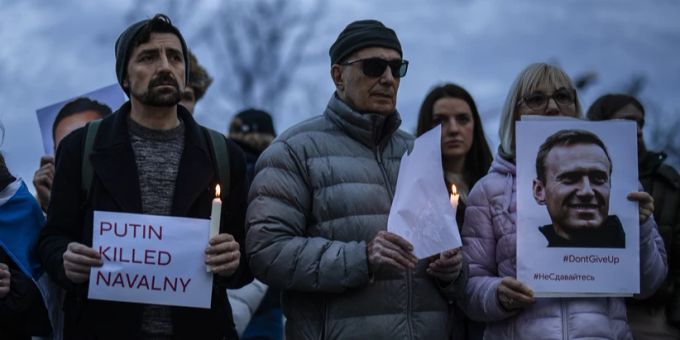 «Finger brechen» - Putin schickt Nawalny-Trauernde in den Krieg