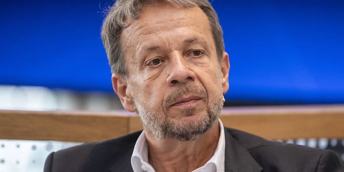SRG-Generaldirektor Gilles Marchand hat seinen vorzeitigen Rücktritt bekannt gegeben. Seine Amtszeit hätte eigentlich 2027 mit dem Erreichen seines Pensionsalters geendet. (Archivbild) Gilles Marchand SRG