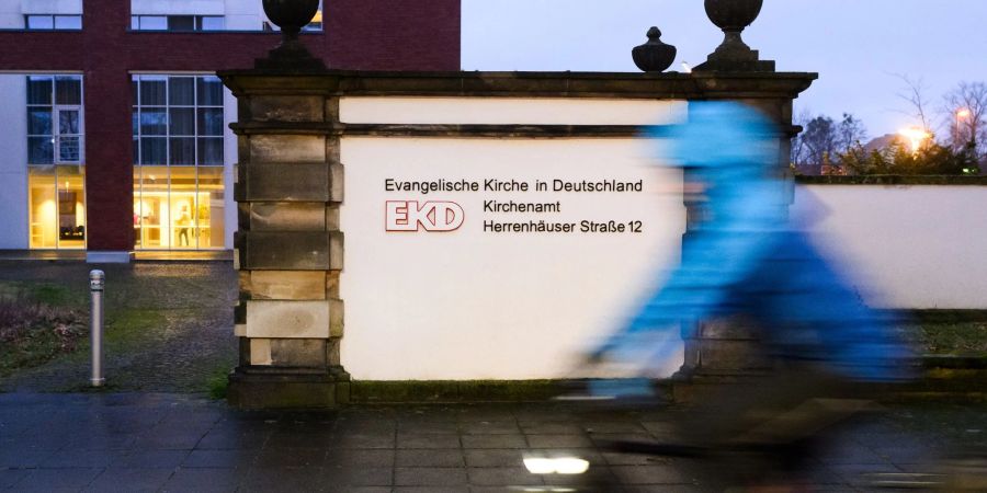 Die erste umfassende Studie zu sexualisierter Gewalt in der Evangelischen Kirche in Deutschland (EKD) und in der Diakonie wird nun in Hannover vorgestellt.