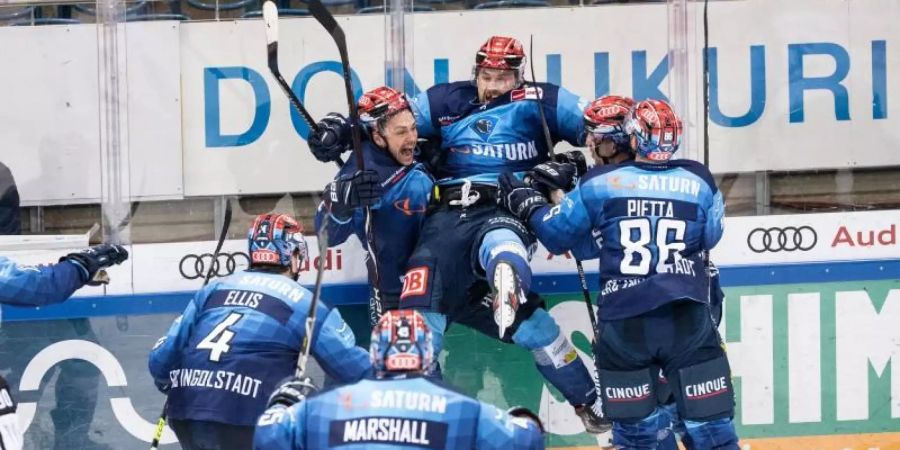 Der ERC Ingolstadt setzte sich nach zwei Spielen gegen den EHC Red Bull München durch. Foto: Matthias Balk/dpa