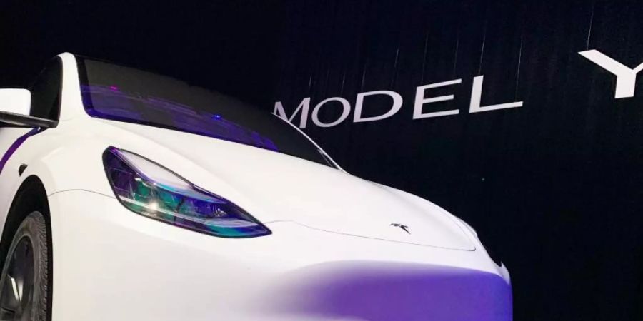 Laut einem US-Verbrauchermagazin gibt der «Autopilot» des Model Y von Tesla keine Warnung ab, wenn der Fahrersitz leer bleibt. Ein solches Szenario würde auf der Strasse eine «extreme Gefahr» darstellen. Foto: Hannes Breustedt/dpa