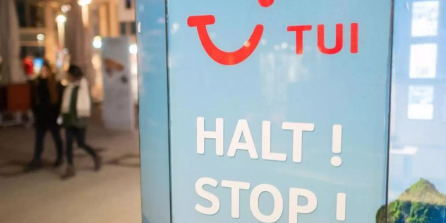 Bisher hat Tui einschliesslich Umbuchungen und Gutschein-Einlösungen 2,8 Millionen Gäste für diesen Sommer in den Büchern. Foto: Julian Stratenschulte/dpa