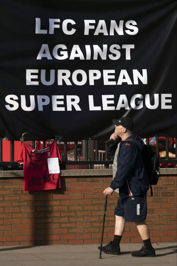 Die Anhänger des FC Liverpool halten nicht viel von der Super League. Britain Soccer Super League