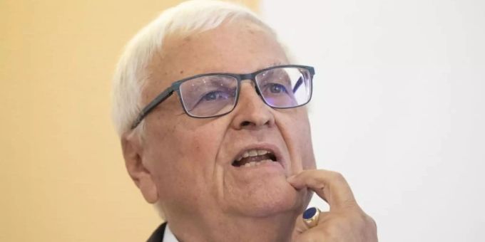 Verteidigte den DFB gegen Kritik: Theo Zwanziger. Foto: Boris Roessler/dpa Verteidigte den DFB gegen Kritik: Theo Zwanziger. Foto: Boris Roessler/dpa