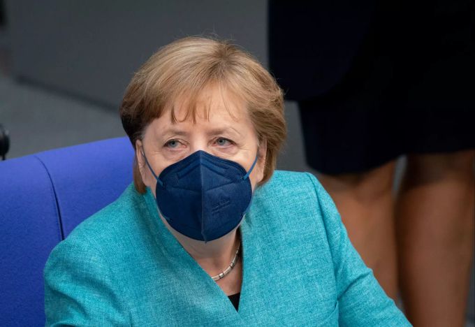 Bundeskanzlerin Angela Merkel (CDU) nimmt an der aktuellen Stunde zum Nahost-Konflikt im Bundestag teil. Bundestag
