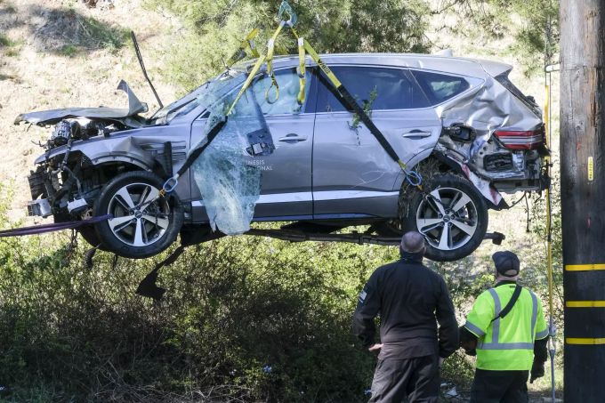 Der völlig zerstörte SUV von Tiger Woods. Tiger Woods Unfall