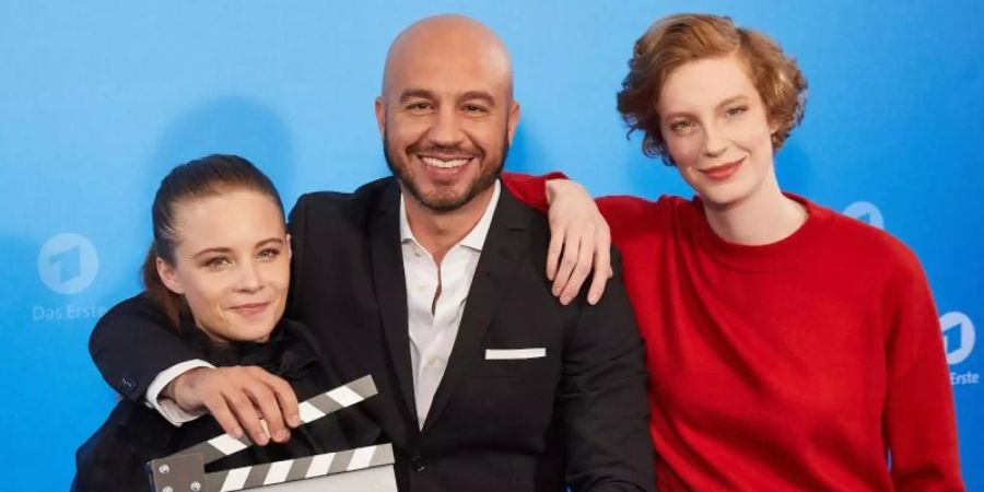 Jasna Fritzi Bauer (l-r), Dar Salim und Luise Wolfram sind im Bremer «Tatort» zu sehen. Foto: Georg Wendt/dpa