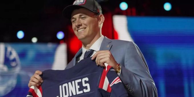 Neuzugang bei den New England Patriots: Mac Jones. Foto: Tony Dejak/AP/dpa Neuzugang bei den New England Patriots: Mac Jones. Foto: Tony Dejak/AP/dpa