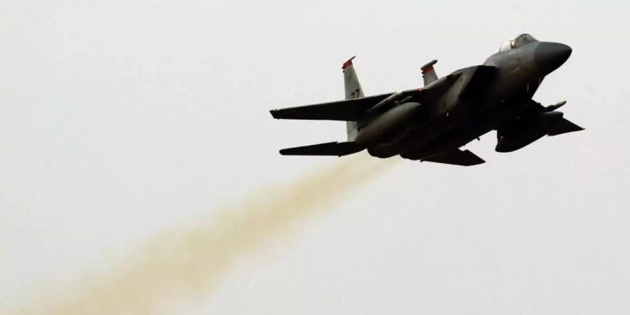 Ein südkoreanischer F-15K-Jet hebt von einer Militärbasis ab (Archiv). Ein schwerer Zwischenfall hat die Streitkräfte des Landes alarmiert. Foto: yonhap
