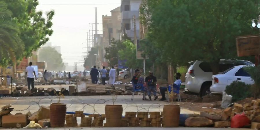 Demonstranten blockieren wichtige Strasse in Khartum