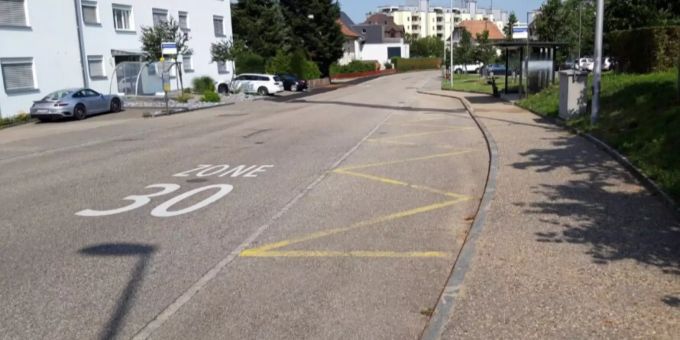 Die Küngoldingerstrasse, auf welcher täglich rund 4'000 Fahrzeuge verkehren, soll saniert werden. Küngoldingerstrasse