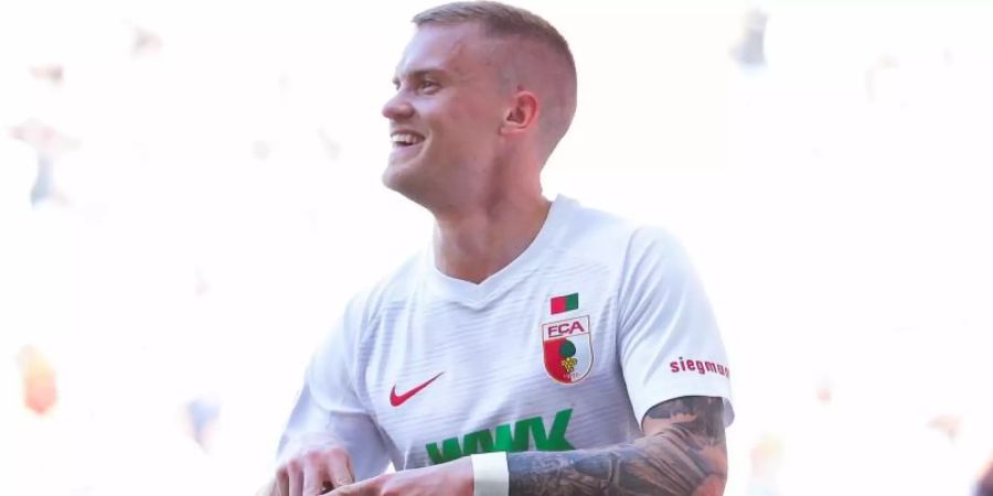 Augsburgs Philipp Max könnte in Zukunft bei Atalanta Bergamo spielen. Foto: Tom Weller