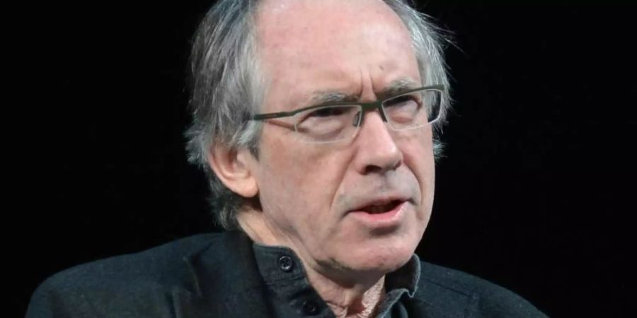 Ian McEwan 2013 in Berlin. Foto: Bernd von Jutrczenka