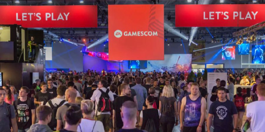 gamescom 2019 Menschen Rot