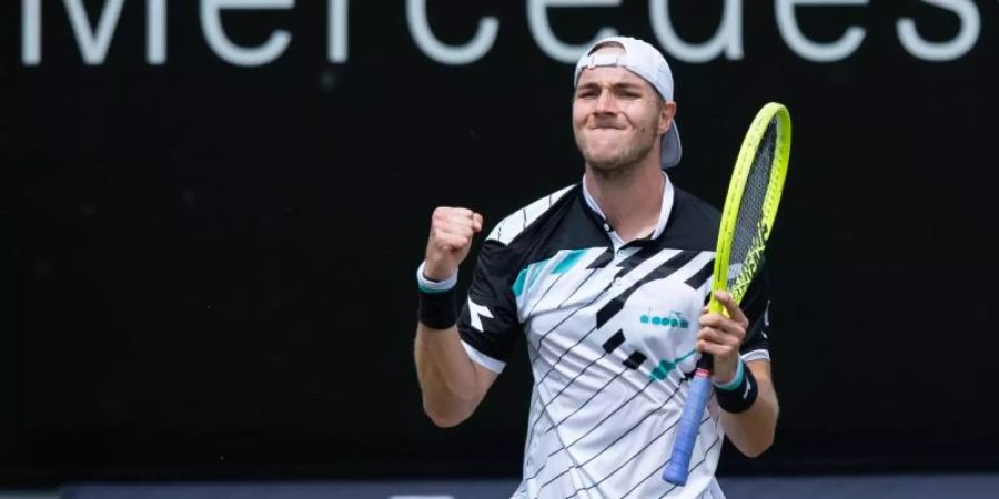 Jan-Lennard Struff ballt nach dem Match die Faust. Foto: Silas Stein