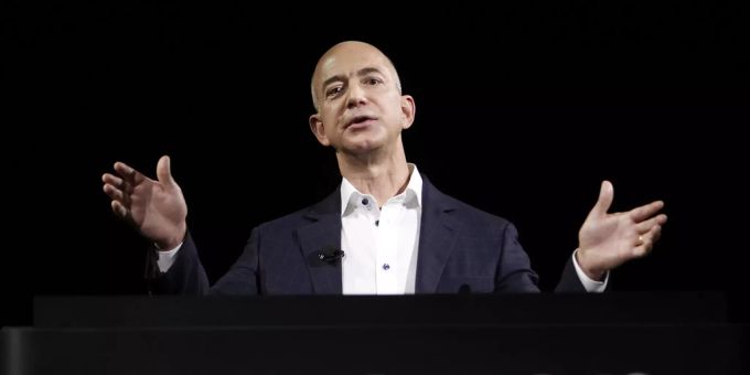 Auf Amazon - Auschwitz fordert Entfernung von Nazi-Büchern