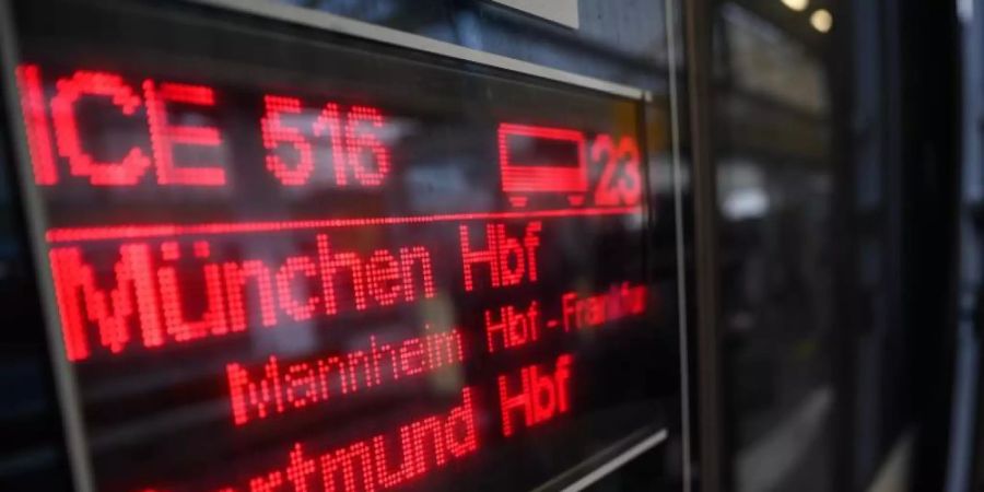 Mit dem ICE kommen Reisende in 37 Minuten von Mannheim nach Stuttgart. Ab 10. April müssen sie 45 Minuten mehr einplanen. Foto: Sebastian Gollnow/dpa
