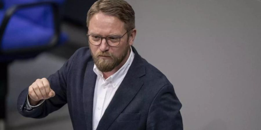 Jan Korte (Die Linke), Mitglied des Deutschen Bundestags: «Die Revolution von 1918 hat die Monarchie hinweggefegt», die Hohenzollern sind «noch nicht in der Demokratie angekommen». Foto: Fabian Sommer/dpa