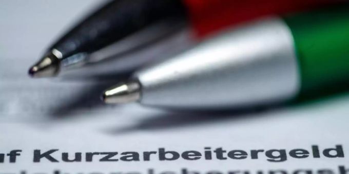 Während der Corona-Krise bleiben die Aufträge vieler Unternehmen aus. Deren Mitarbeiter erhalten deshalb Kurzarbeitergeld. Foto: Jens Büttner/dpa-Zentralbild/dpa Während der Corona-Krise bleiben die Aufträge vieler Unternehmen aus. Deren Mitarbeiter erhalten deshalb Kurzarbeitergeld. Foto: Jens Büttner/dpa-Zentralbild/dpa