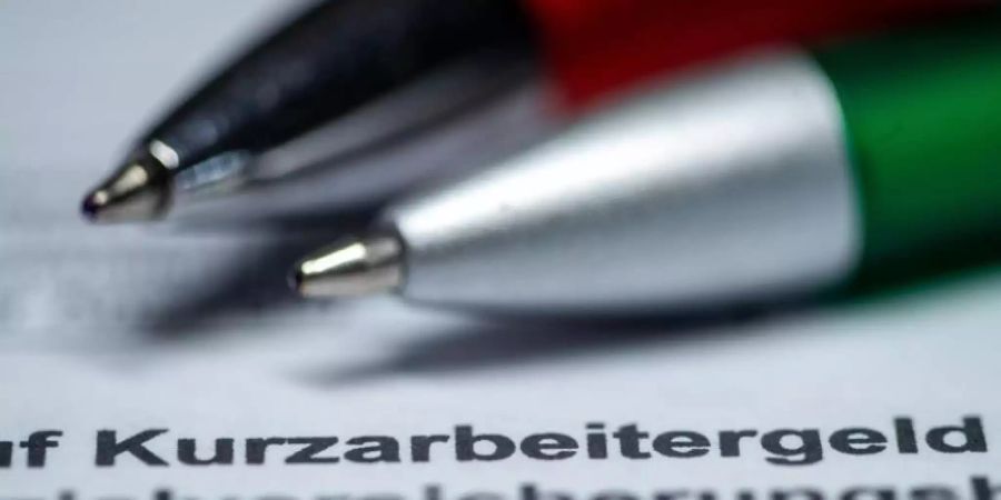 Während der Corona-Krise bleiben die Aufträge vieler Unternehmen aus. Deren Mitarbeiter erhalten deshalb Kurzarbeitergeld. Foto: Jens Büttner/dpa-Zentralbild/dpa
