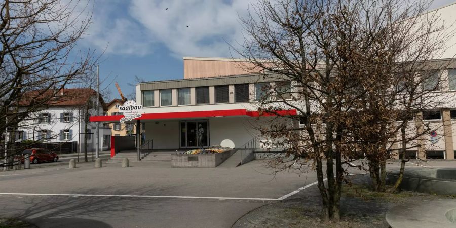 Der Saalbau in Reinach.