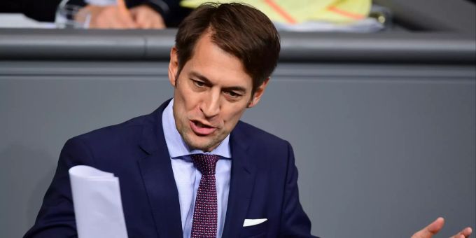 Götz Frömming (AfD) spricht während einer Sitzung des Bundestages. AfD-Fraktion - Coronavirus