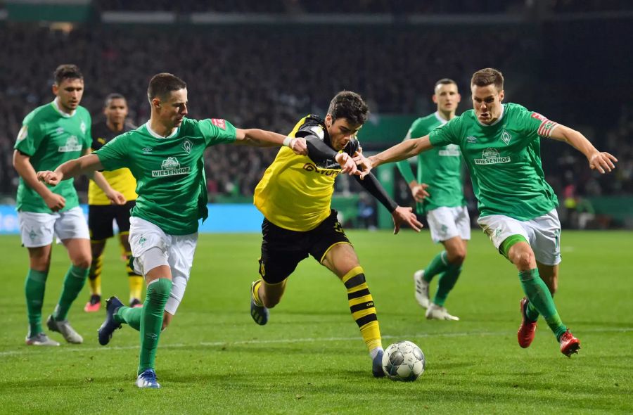 Jadon Sancho, Erling Haaland, und Givanni Reyna (Bild, M.) lassen aktuell die Herzen der BVB-Fans höherschlagen.