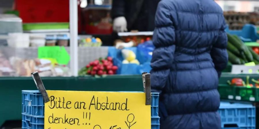 Ein Marktstand in Weimar. Foto: Frank May/dpa