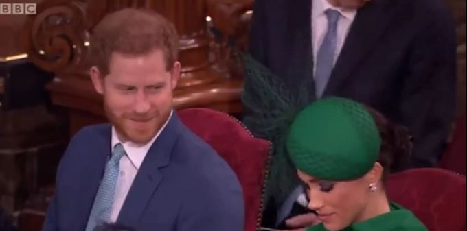 Prinz Harry und Meghan Markle werden beim Tuscheln ertappt. Megan Markle Prinz Harry