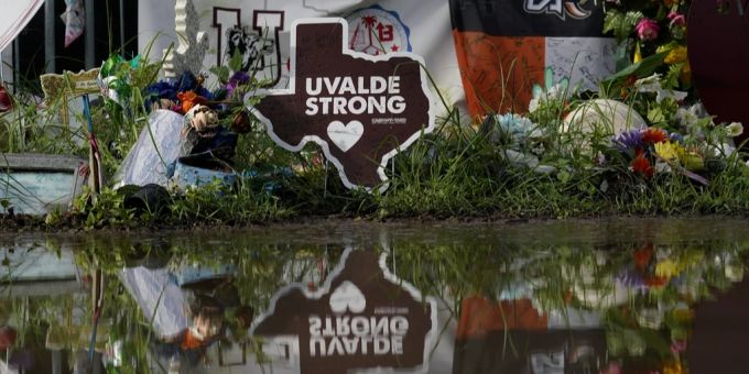 Nach dem Massaker in Uvalde, Texas, wurde der Polizeichef nun entlassen. Uvalde
