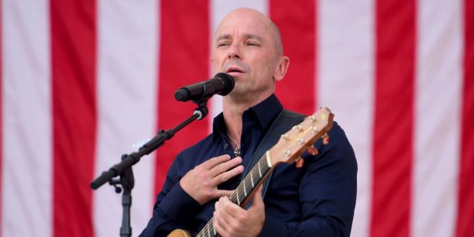 US-Country-Star Kenny Chesney (54) trauert um einen Fan. Kenny Chesney
