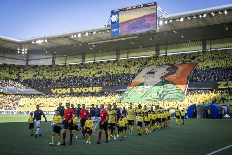 Die YB-Fans würdigen Legende Marco Wölfli mit einer Choreo. Nach der Lugano-Partie findet das Abschiedsspiel des Ex-Keepers statt.