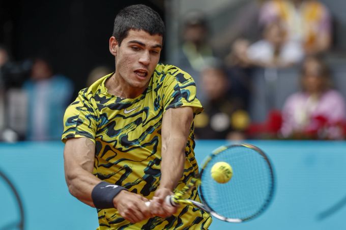 Carlos Alcaraz setzt sich wieder an die Spitze der Tennis-Weltrangliste. Carlos Alcaraz