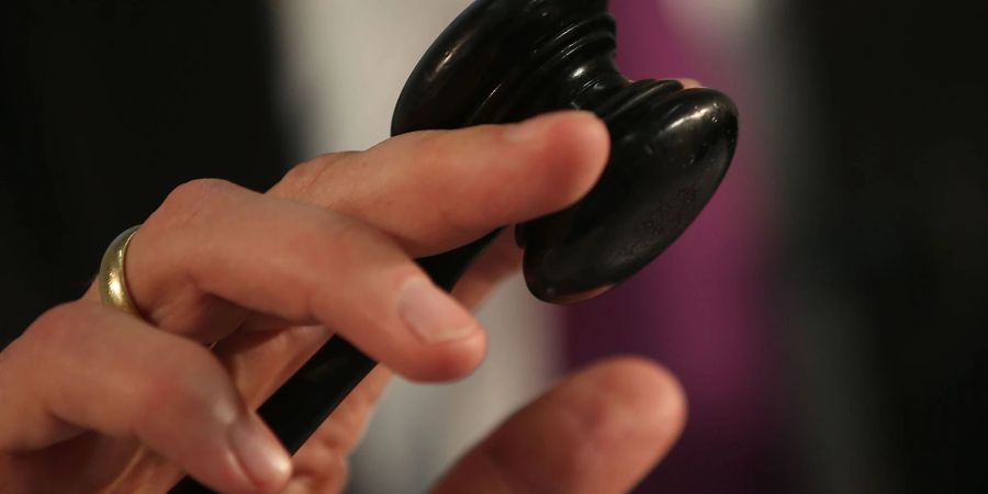 Frankreichs «Personalchef-Killer» steht vor Gericht.